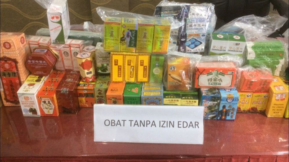 BPOM Pekanbaru Amankan 17.780 Obat Tanpa Izin Edar dan Dua Pemilik Toko di Rohil