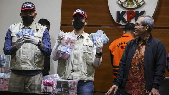 KPK Dalami Motivasi Korupsi M Adil Demi Maju Cagub Riau