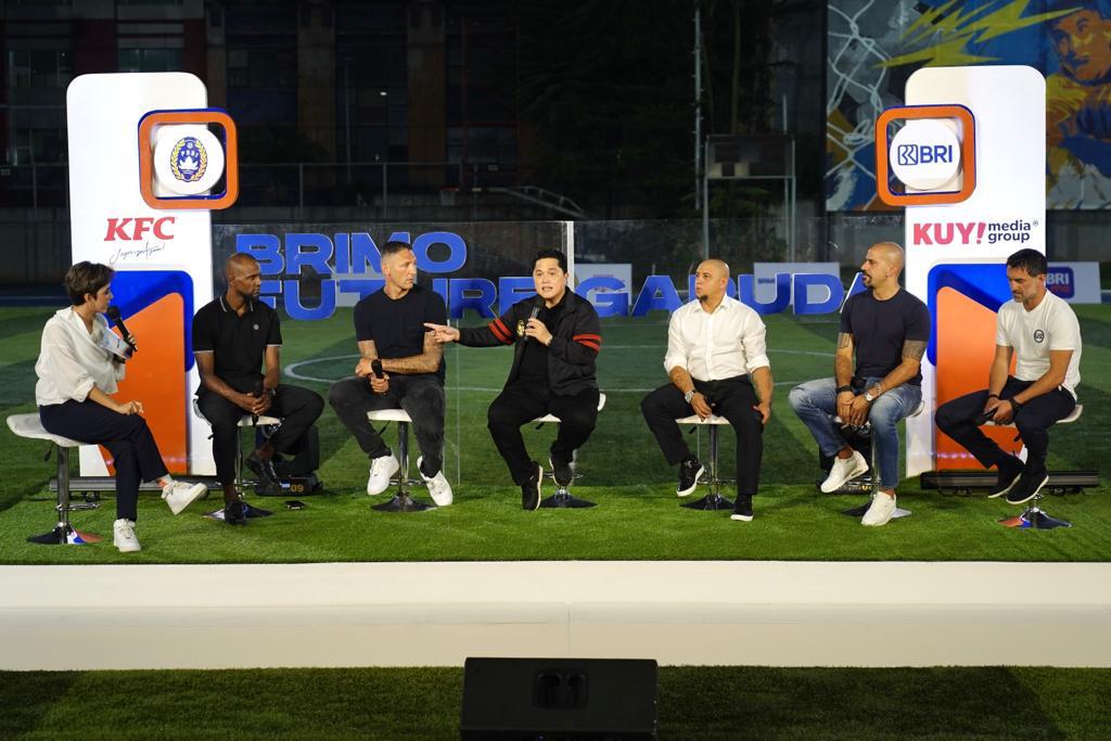 Lima Legenda Sepakbola Dunia Diundang Erick Thohir untuk Latih Pemain Muda