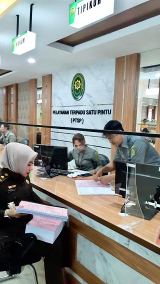 Perkara Dugaan Korupsi Mantan Kadis BPKAD Takalar Dilimpahkan ke PengadilanÂ 
