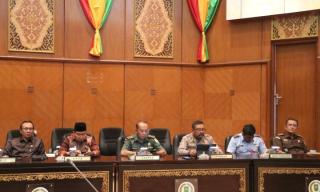 Kasi A Bidang Intelijen Kejati Riau Hadiri Rapat Paripurna DPRD ProvinsiÂ 