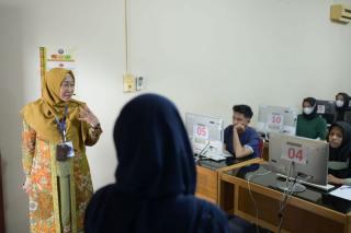Rektor Unri Tinjau Pelaksanaan UTBK-SNBT SNPMB Hari Pertama