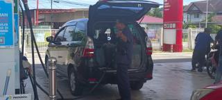 Sembunyikan Jeriken di Bagasi, Mobil Avanza Ambil Minyak Subsidi di SPBU Jalan Dahlia