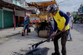 Dinas PUPR Klaim Sudah Perbaiki 684 Titik Jalan Rusak di Pekanbaru