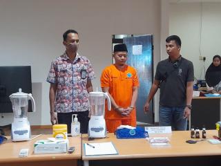 Avsec Bandara SSK II Pekanbaru Amankan 823 Butir Ekstasi