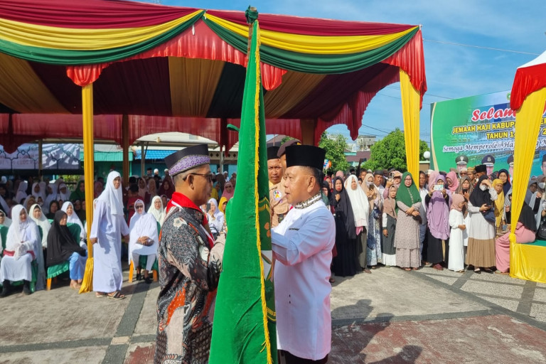 Lepas CJH Asal Meranti, H. Asmar Ingatkan Jamaah Haji Jaga Kesehatan Â