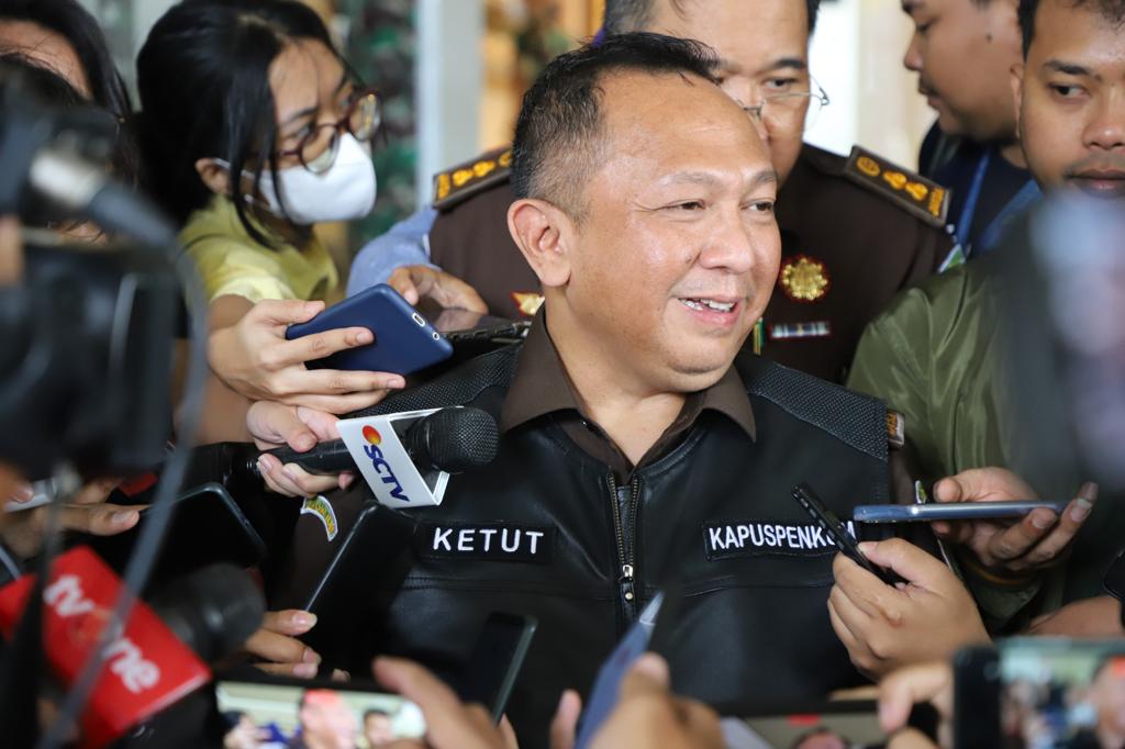 Kejagung Persilahkan Terdakwa Haris Azhar Dkk MelaporÂ