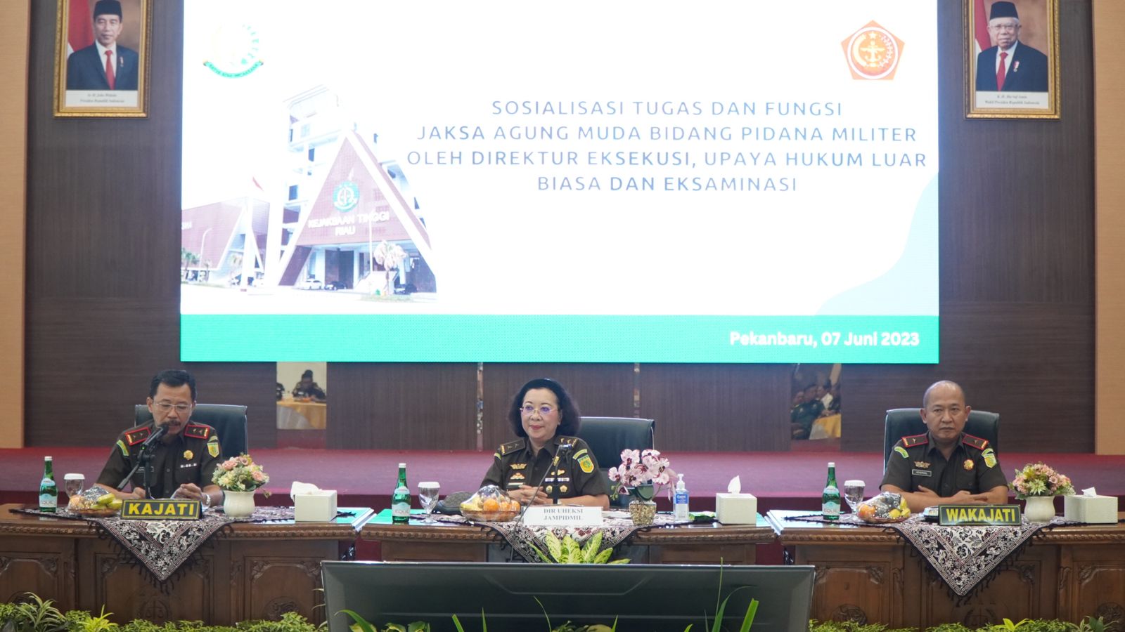 Bersama Direktur Uheksi, Kajati Riau Bahas Tugas dan Fungsi JAM- Pidmil