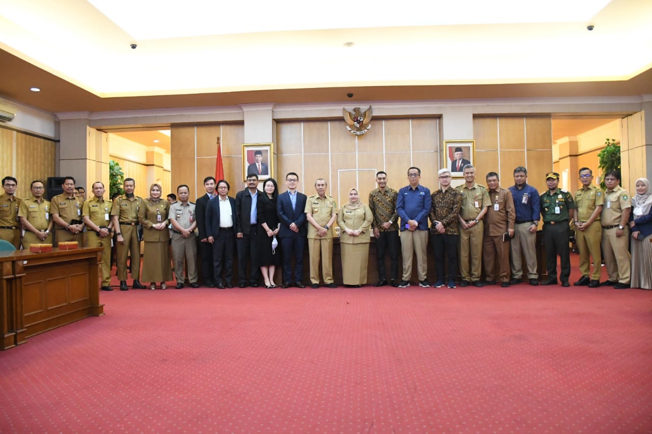 Bupati Kasmarni Sambut Baik Rencana Pembangunan PLTS 1.500 M Watt dengan Nilai Rp 18 Triliun