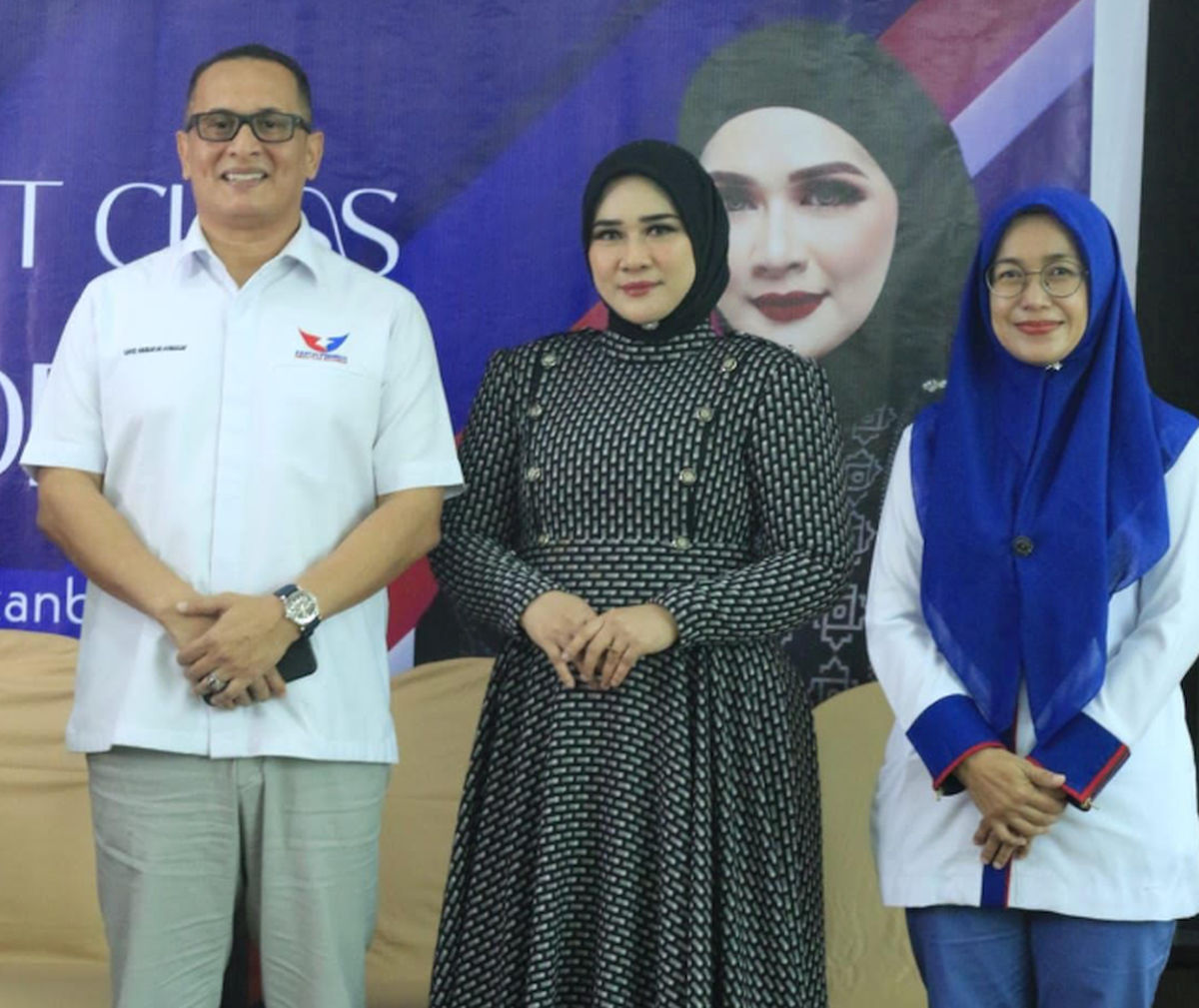 Perindo Riau Berikan Pelatihan Dunia Usaha Make Up
