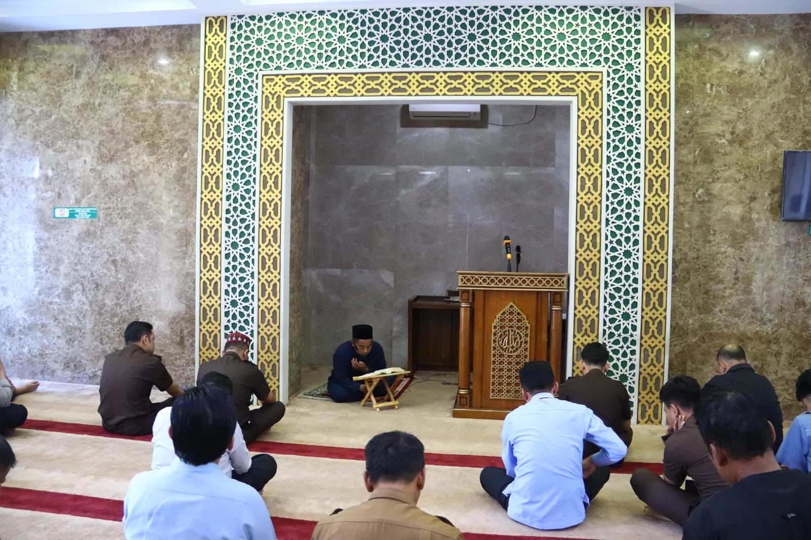 Ustad Chairul Ichwan Kupas Hadist dalam Tausiyah Ba'da Dzuhur