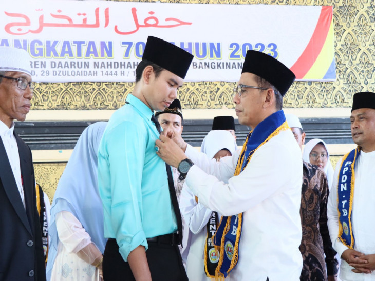 Pj Sekda Hadiri Wisuda Pondok Pesantren Daarun Nahdhah Thawalib Bangkinang