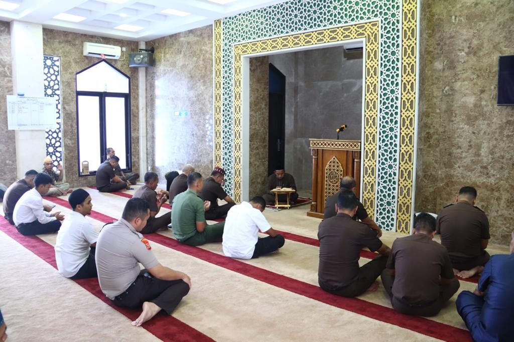 Jika Majelis Zikir Ditemukan, Para Malaikat Akan Duduk Mendengarkannya