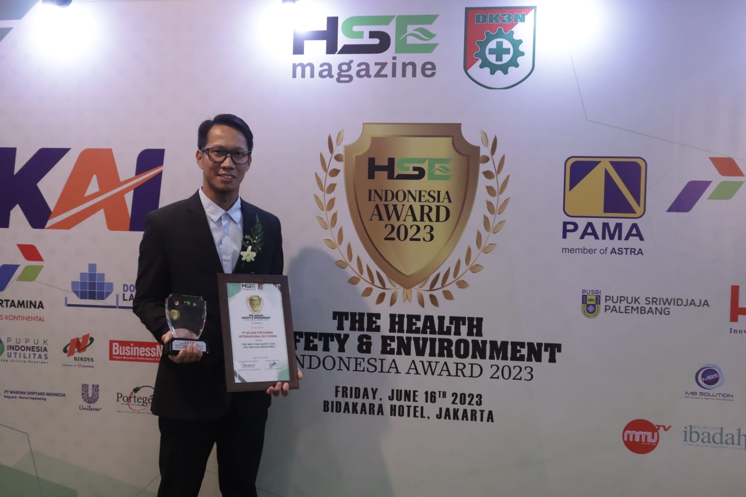 PT KPI Unit Dumai Raih Penghargaan 4 Stars Gold di HSEIA 2023