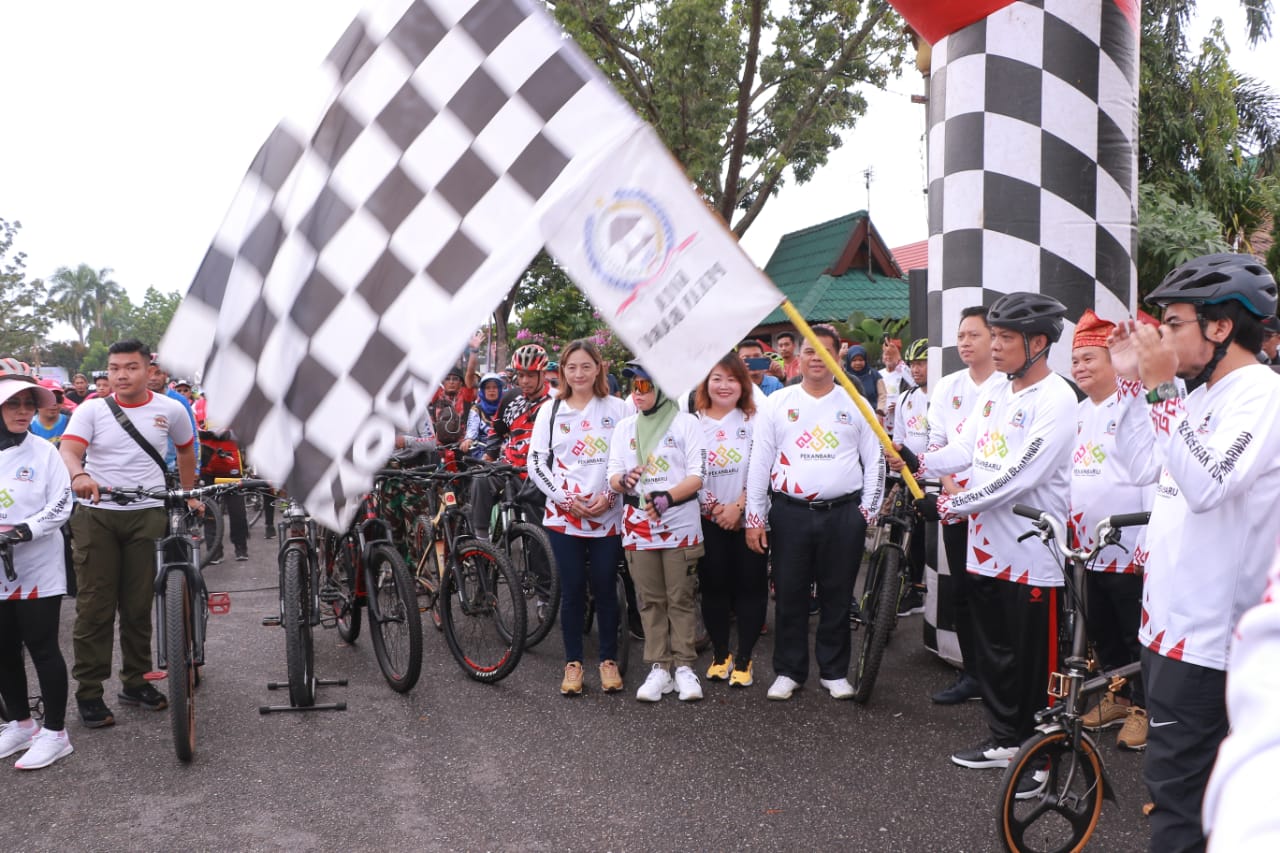 Pj Wali Kota Pekanbaru Lepas 5.375 Peserta Fun Bike