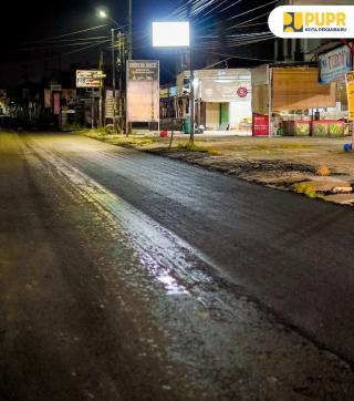 Overlay Jalan Suka Karya Pekanbaru Tuntas, PUPR Tinggal Benahi Parit