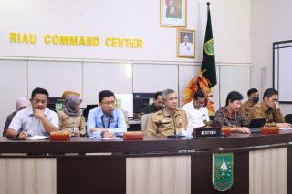 Koordinator Bidang Datun Kejati Riau Rapat di Riau Command Centre