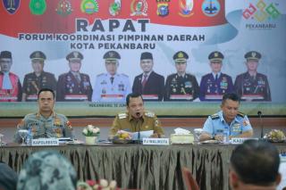 Pj Wali Kota Pekanbaru Pimpin Rapat Forkopimda Bahas 5 Masalah Penting Ini