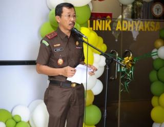 KajatiÂ  Riau Dr. Supardi Meresmikan Klinik dan Lapangan Tenis AdhyaksaÂ 