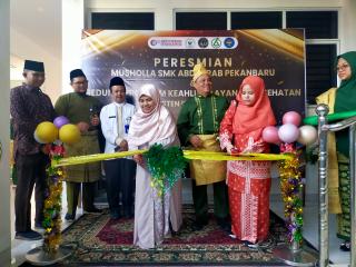 Yayasan Abdurrab Resmikan Musala dan Gedung Program Keahlian Layanan Kesehatan SMK Abdurrab