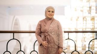 Komika Musdalifah Lahirkan Bayi Kembar, Satu Meninggal Dunia