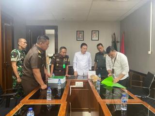 Penyidik Koneksitas Limpahkan Berkas Tahap I Perkara TWP AD Berkas KetigaÂ 
