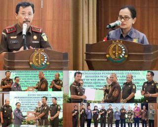 Kajati Riau dan Direktur D Jam- Intelijen Rapat Entry Meeting Bersama PT. PLNÂ 