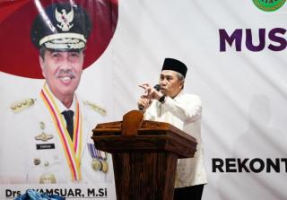 Agar Bisa Mandiri, Gubernur Syamsuar Ingin Ponpes Punya Usaha