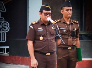 Asisten Pidana Khusus Kejati Riau Penerima Apel Kerja Pagi