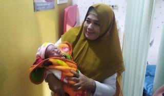 Mahasiswi Pura-pura Temukan Bayi di Kebun, Ternyata Dia Ibu Kandungnya