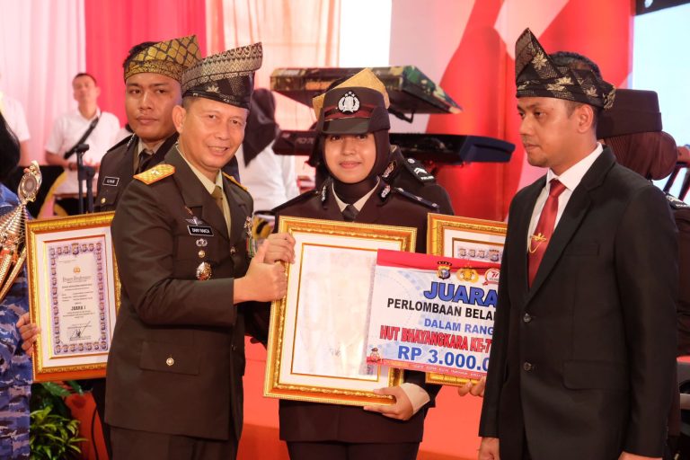 Polwan Polres Kampar Juara 1 Kejuaraan Bela Diri Polri Piala Kapolda Cup