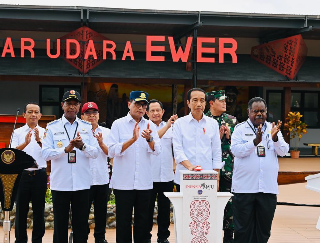 Resmikan Pengembangan Bandara Ewer, Presiden: Asmat Akan Semakin Berkembang dan Maju