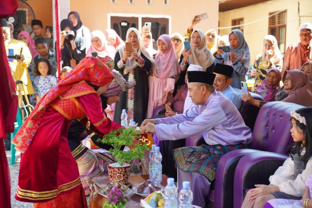 Gubernur Riau Silahturahmi dengan Keluarga Besar Datuk Jasaan dan Uwuo Buyun