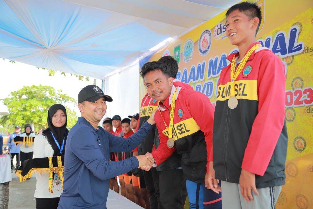 Riau Berhasil Masuk Tiga Besar Kejurnas Dayung PPLP di Kuansing