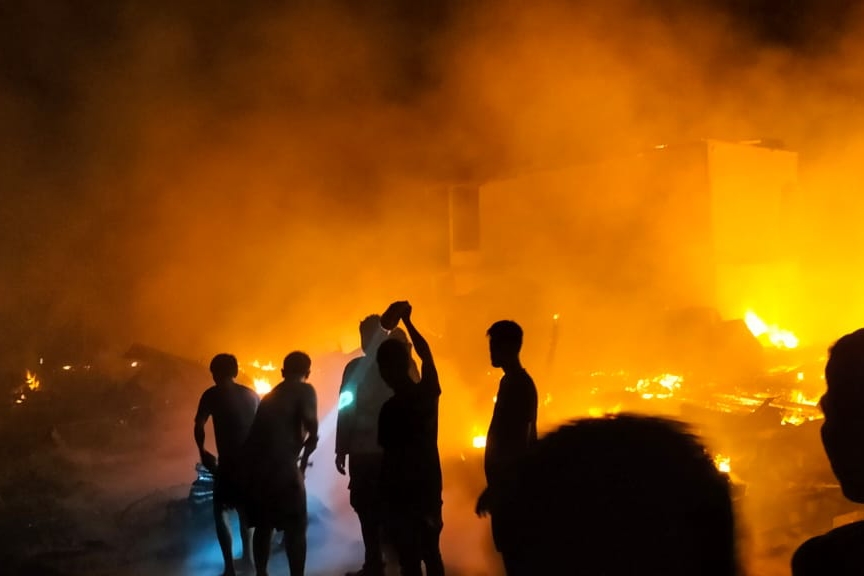 Tragis! Kebakaran Hebat Hanguskan 11 Rumah di Rohil, Tiga Orang Meninggal Dunia