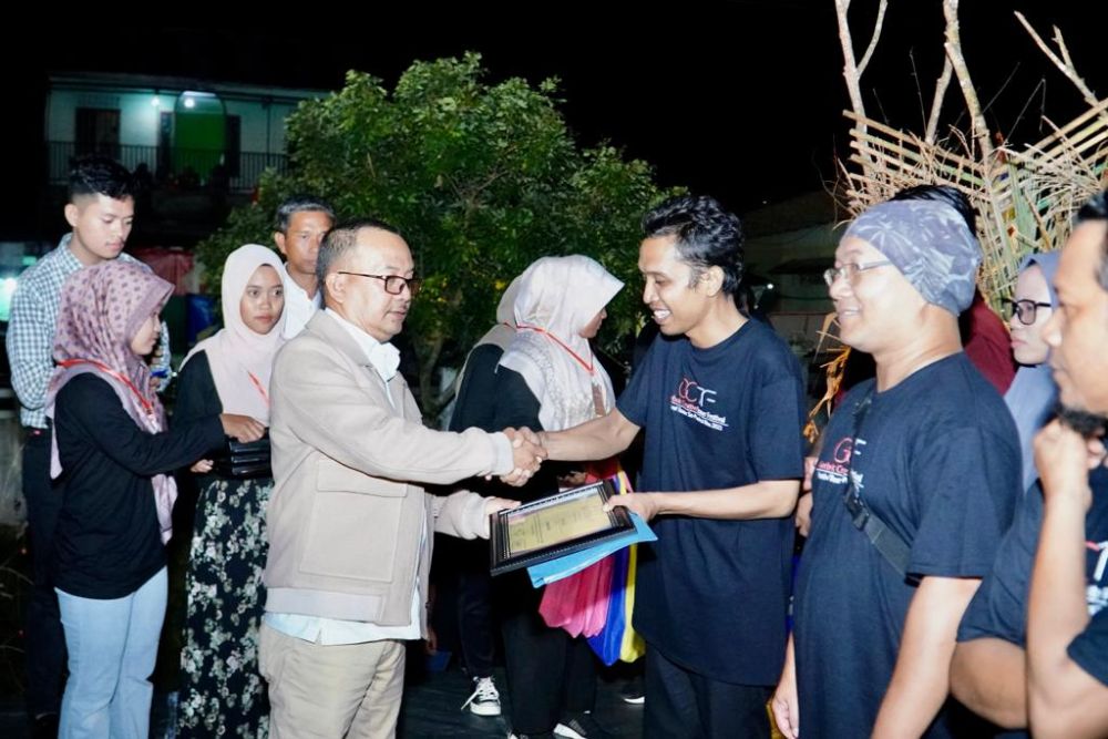 Pj Bupati Kampar Tutup Festival Teater Se Provinsi Riau di Tapung Hilir