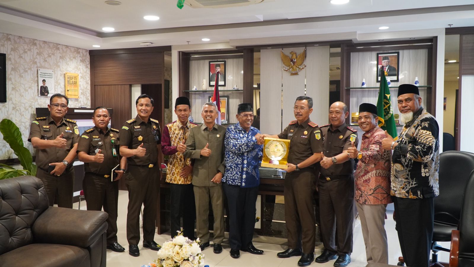 Rombongan Ketua Komisi 1 DPRD Provinsi Kunjungan Kerja Ke Kejaksaan Tinggi Riau