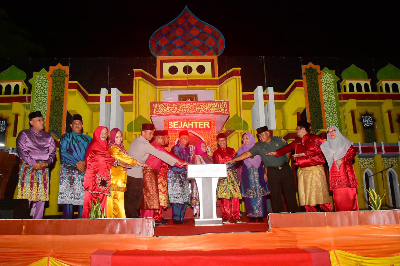 Buka MTQ ke-18 Tingkat Kecamatan Siak Kecil Bupati Kasmarni Harapkan Syiarkan Isi Al-Qur