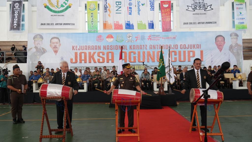 Kajati Sulsel Secara Resmi Membuka Kejurnas Karate Antardojo Gojukai