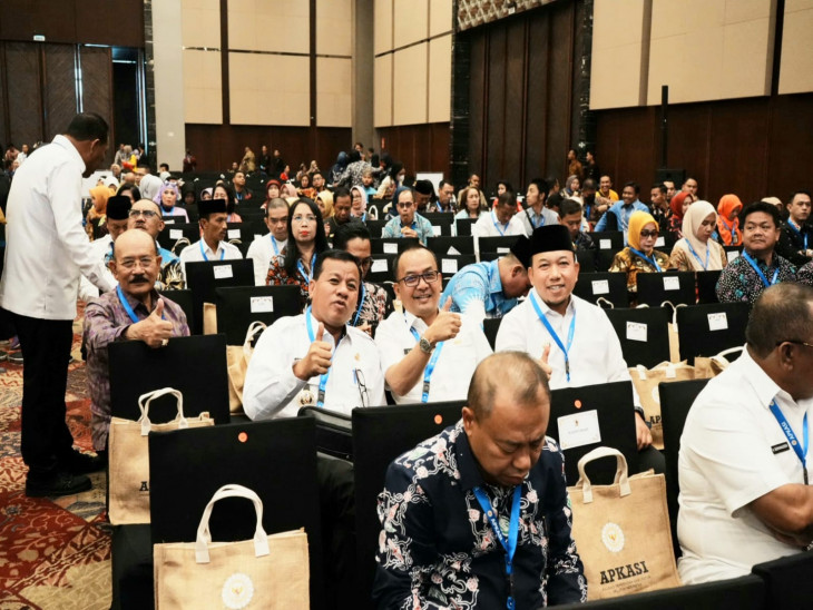 Pj Bupati Kampar Hadiri Rakernas XV tahun 2023 dan APKASI Otonomi Expo 2023 di Tangerang Banten