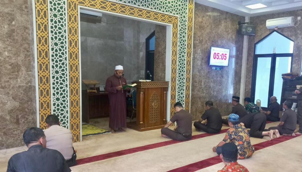 Dalam Rumah yang Dibacakan Kitabullah akan Dinaungi Rahmat Allah