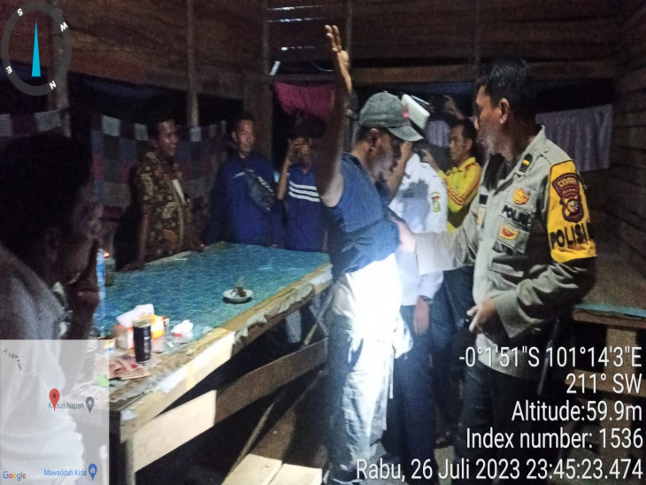 Satpol PP Kampar Tertibkan Warung Remang-Remang di Lipat Kain Selatan