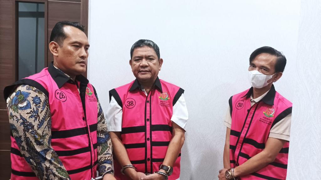 Penyidikan Perkara Tipikor Dana DOK Kab Kaur, BS, RNS, dan AH DiamankanÂ 