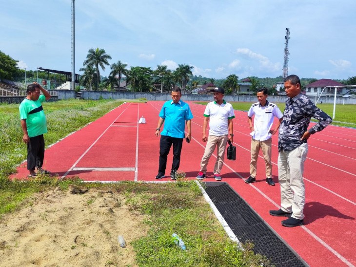 Wakil Ketua Koni Riau Tinjau Stadion Tuanku Tambusai Bangkinang