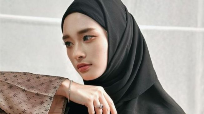 Dilarang Pakai Mobil Virgoun, Inara Rusli Beli Kendaraan Baru