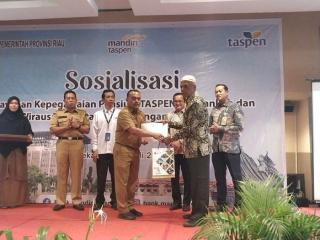 32 PNS Pemprov Riau Terima SK Pensiun Mulai 1 September 2023