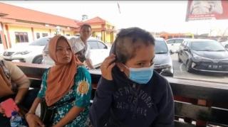 Dituduh Selingkuh dengan Ayah Pelaku, Dua Wanita Kakak Beradik Dibotaki Tetangga
