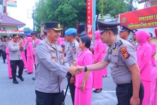Kapolresta Pimpin Upacara Korp Raport Kenaikan Pangkat Pama dan Bintara Polri Polresta Pekanbaru