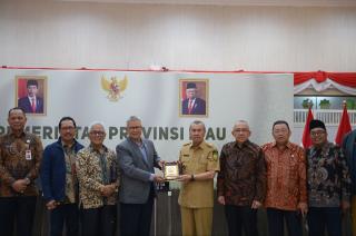 Bertemu Komisi II DPR RI, Gubri Syamsuar Minta Penghapusan Tenaga Honorer Ditinjau Ulang