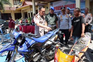 Polresta Pekanbaru Musnahkan 510 Knalpot Brong Hasil Operasi Patuh Lancang Kuning 2023